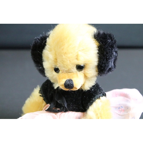 281 - Five Merrythought teddy bears to include Custard & Cream (ltd edn no. 10/10, with certificate), Peac... 