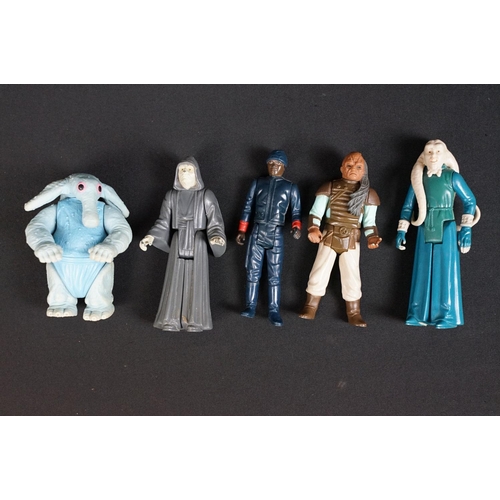 405 - Star Wars - 92 original Star Wars figures to include IG-88, Admiral Ackbar, AT-AT Commander, AT-ST D... 