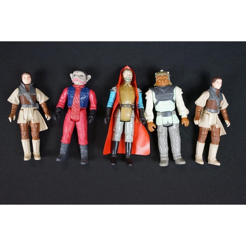 405 - Star Wars - 92 original Star Wars figures to include IG-88, Admiral Ackbar, AT-AT Commander, AT-ST D... 