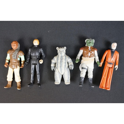 405 - Star Wars - 92 original Star Wars figures to include IG-88, Admiral Ackbar, AT-AT Commander, AT-ST D... 