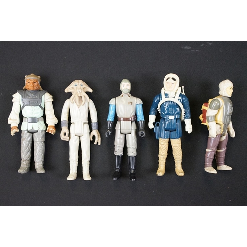 405 - Star Wars - 92 original Star Wars figures to include IG-88, Admiral Ackbar, AT-AT Commander, AT-ST D... 