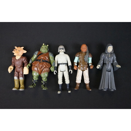 405 - Star Wars - 92 original Star Wars figures to include IG-88, Admiral Ackbar, AT-AT Commander, AT-ST D... 