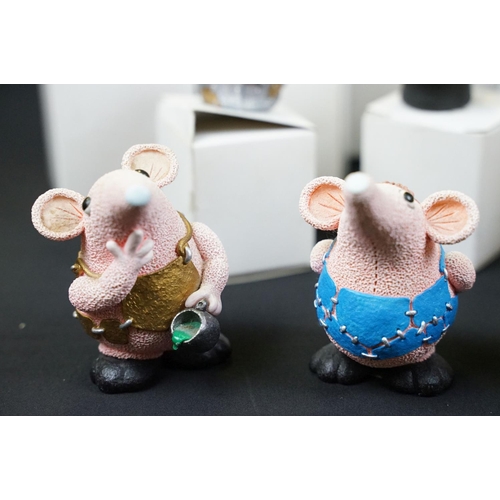 409 - The Sugarlump Studio Clangers figure set to include Moonbase and ten figures / accessories (Major Cl... 