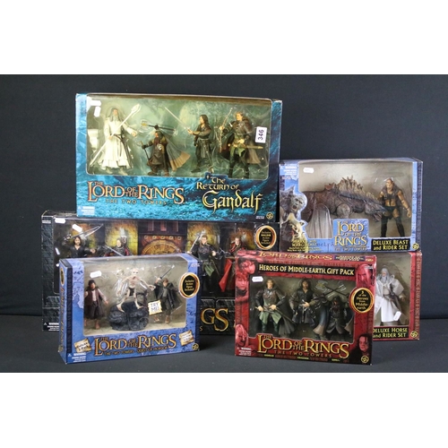 346 - Collection of six boxed Toy Biz The Lord Of The Rings The Two Towers figure sets to include The Retu... 