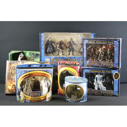 349 - Collection of ten boxed Toy Biz The Lord Of The Rings figures and figure sets to include 2 x Aragorn... 