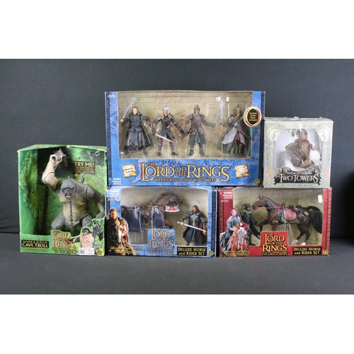 349 - Collection of ten boxed Toy Biz The Lord Of The Rings figures and figure sets to include 2 x Aragorn... 