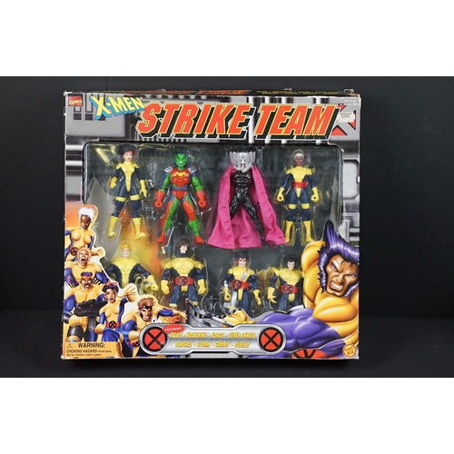 377 - Boxed ToyBiz Marvel Comics X Men Strike Team figure set (complete with 8 x figures), a carded Bluebo... 