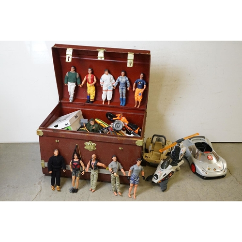 311A - Action Man - A large collection of Hasbro Action Man to include 14 action figures, vehicles, weapons... 