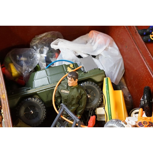 311A - Action Man - A large collection of Hasbro Action Man to include 14 action figures, vehicles, weapons... 