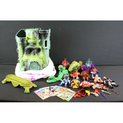 372 - Masters of the Universe - Collection of original Mattel MOTU figures and accessories to include Cast... 