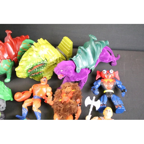 372 - Masters of the Universe - Collection of original Mattel MOTU figures and accessories to include Cast... 