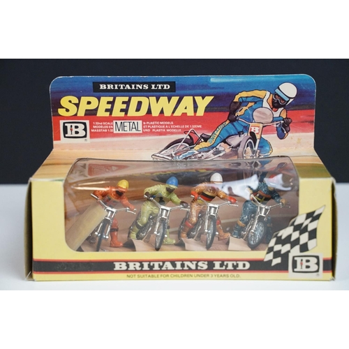 233 - Boxed Britains 9650 Speedway plastic motorbike model set, complete with 4 x bikes and 4 x riders, ex... 