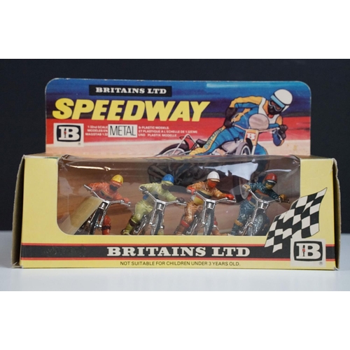 233 - Boxed Britains 9650 Speedway plastic motorbike model set, complete with 4 x bikes and 4 x riders, ex... 