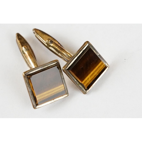 257 - A collection of gents cufflinks to include hallmarked gold and hallmarked silver examples.