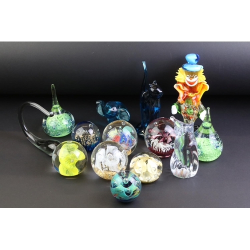 59 - Collection of 20th century glass paperweights and ornaments, featuring a Murano clown (21cm tall), S... 