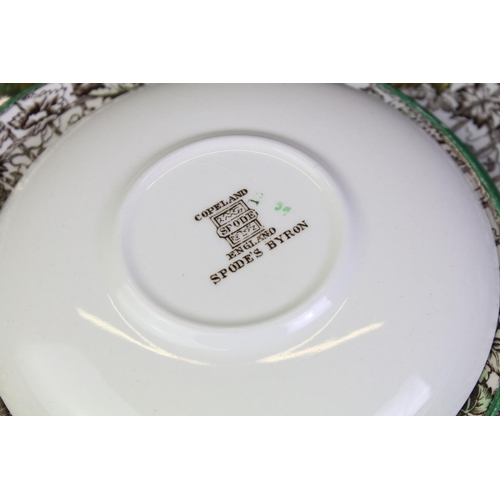 61 - Copeland Spode ' Spode's Byron ' tea & dinner ware to include tureens, jugs, lunch plates, soup cups... 