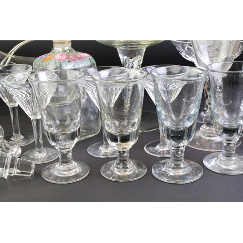 62 - Mixed glassware to include a set of four illusion style glasses (13.5cm high), a large 20th century ... 