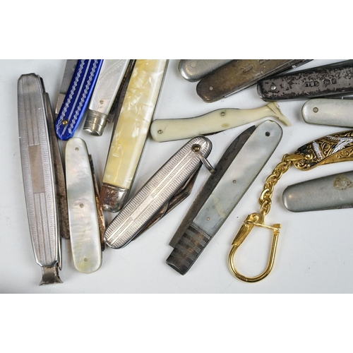 206 - A collection of mainly early 20th century pocket knives and folding fruit knives to include hallmark... 