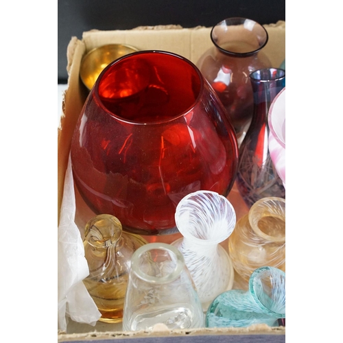 101 - Collection of assorted 20th Century glass to include assorted Caithness vases (unmarked), carnival g... 