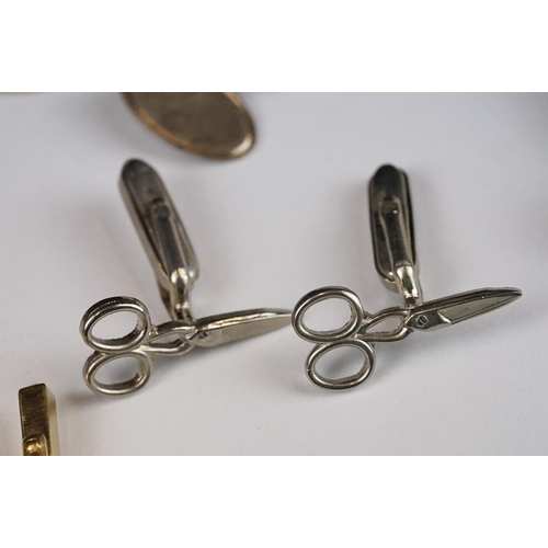 257 - A collection of gents cufflinks to include hallmarked gold and hallmarked silver examples.