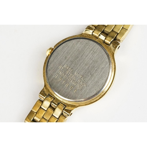 287 - A ladies Gucci stainless steel wristwatch with display box together with a ladies Seiko wristwatch.