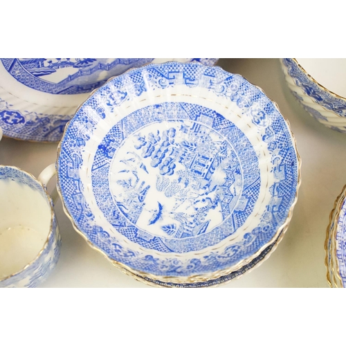 112 - 19th Century Victorian willow pattern part tea set having blue and white transfer printed details, r... 