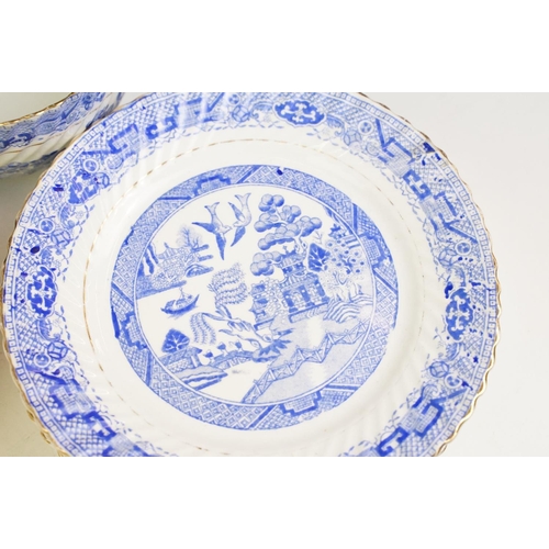 112 - 19th Century Victorian willow pattern part tea set having blue and white transfer printed details, r... 