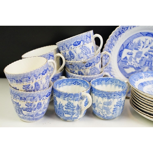 112 - 19th Century Victorian willow pattern part tea set having blue and white transfer printed details, r... 