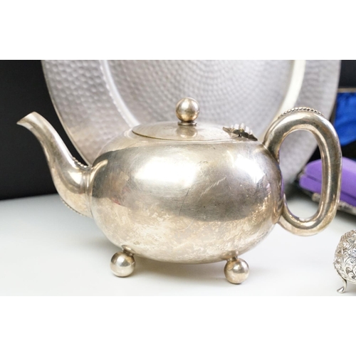 295 - A small collection of mixed silver plate to include teapot, trays, cutlery...etc.. together with a s... 