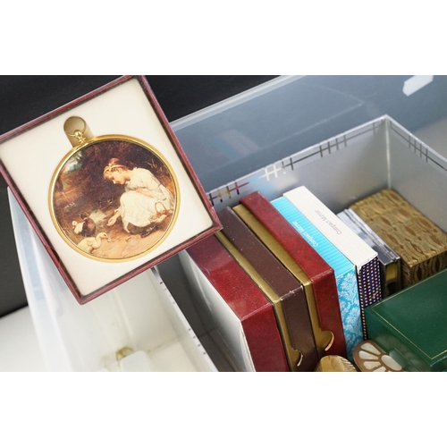 298 - A box of mixed collectables to include magnifying glasses, trinket boxes, compacts, hallmarked silve... 