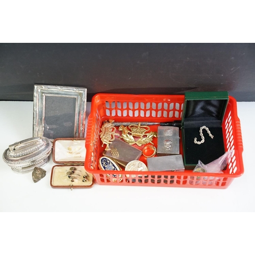 311 - Mixed Collectables including Silver Cigarette Lighter, Dunhill 70 Lighter, Vesta Case, Yellow Metal ... 