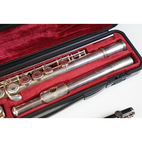 370 - Yamaha 211SII silver plate three-section flute, in fitted case; together with a Yamaha 32 Piccolo wi... 