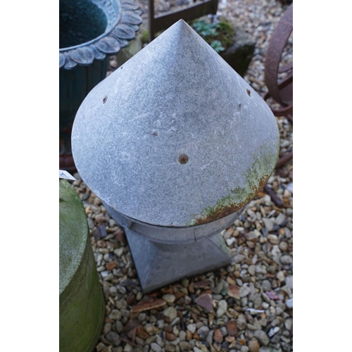 554 - Aluminium oil can, together with a galvanised steel chimney flue