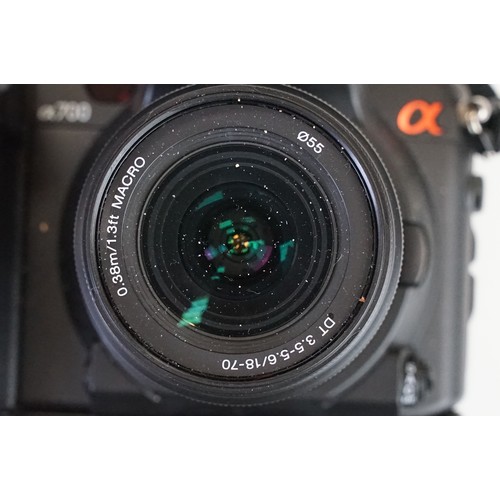 392 - A Sony A700 digital camera with lens and accessories together with a selection of Jewellery making e... 