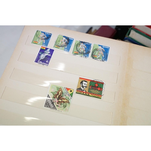 401 - A large collection of British, World & commonwealth stamps contained within eighteen albums together... 