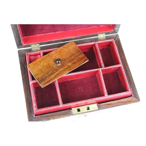 149 - Late 19th / early 20th C oak cigar box with brass mounts, the lid opening to a twin-compartment inte... 