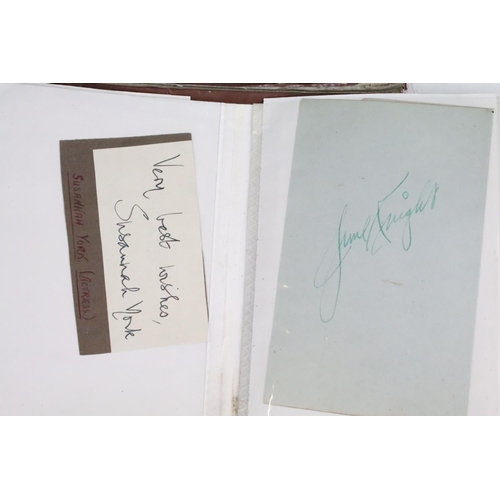 186 - An early to mid 20th century autograph album containing a good selection of celebrity autographs to ... 