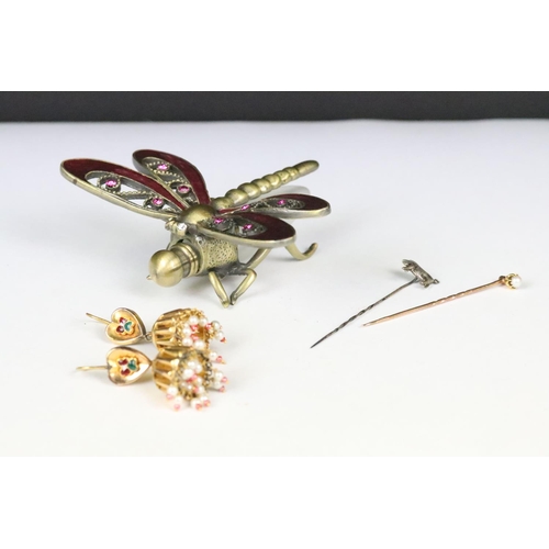 261 - A small group of mixed collectables to include a contemporary dragonfly scent bottle, tie pins and e... 