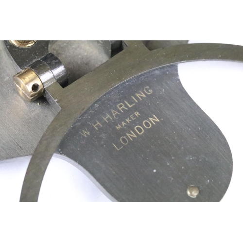 262 - An early to mid 20th century magnifying glass by W.H. Harling of London.