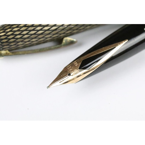 264 - A cased sterling silver Sheaffer fountain pen and propeling pencil set, fountain pen with 14ct gold ... 