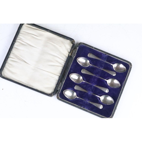 266 - A cased set of six fully hallmarked sterling silver teaspoons, assay marked for Birmingham.