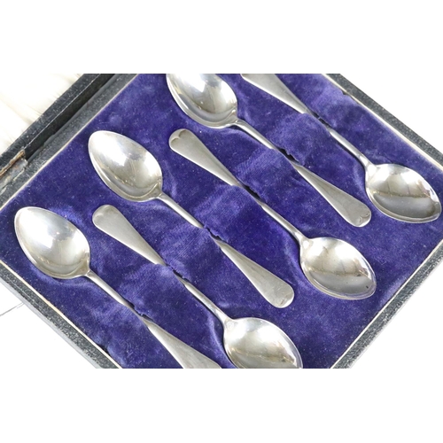 266 - A cased set of six fully hallmarked sterling silver teaspoons, assay marked for Birmingham.