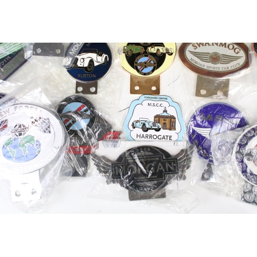 283 - A large collection of Morgan Car Club and associated grill badges to include many enamel examples.