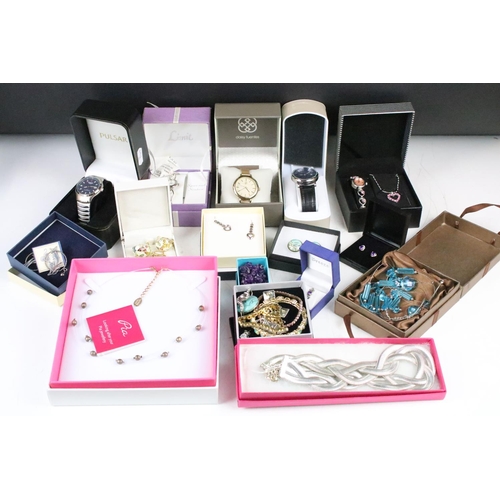 302 - Collection of Boxed Jewellery and Watches including Silver