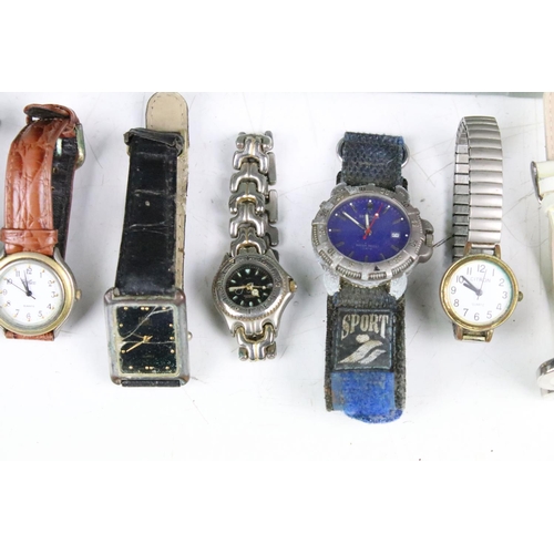 316 - A collection of mixed mainly quartz wristwatches to include Sekonda and Avia examples.