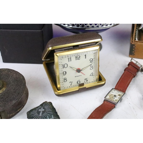 332 - A small group of mixed collectables to include wristwatches, pocket watches, travel clock, cigarette... 