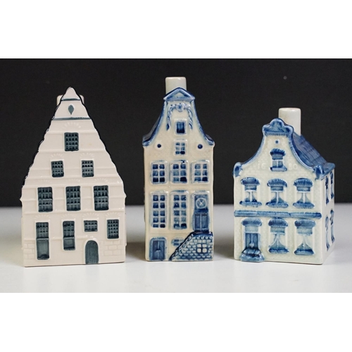 61 - Collection of 16 Delft / KLM porcelain flasks modelled as houses, tallest approx 10.5cm