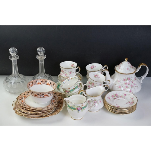 89 - Paragon 'Victoriana Rose' part-tea set (teapot, 6 cups & saucers, milk jug & sugar bowl), together w... 