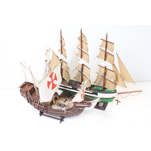 352 - Two wooden model sailing ships to include Santa Maria & Clipper Siglo XIX (approx 70cm long)