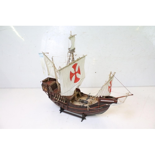 352 - Two wooden model sailing ships to include Santa Maria & Clipper Siglo XIX (approx 70cm long)